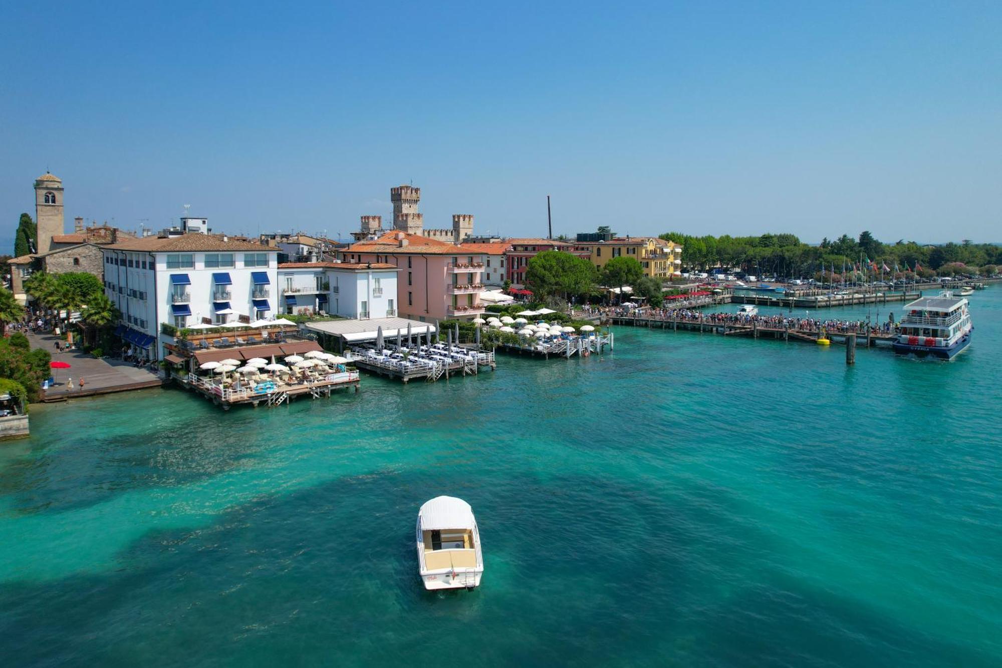 Hotel Flaminia Sirmione Exterior photo